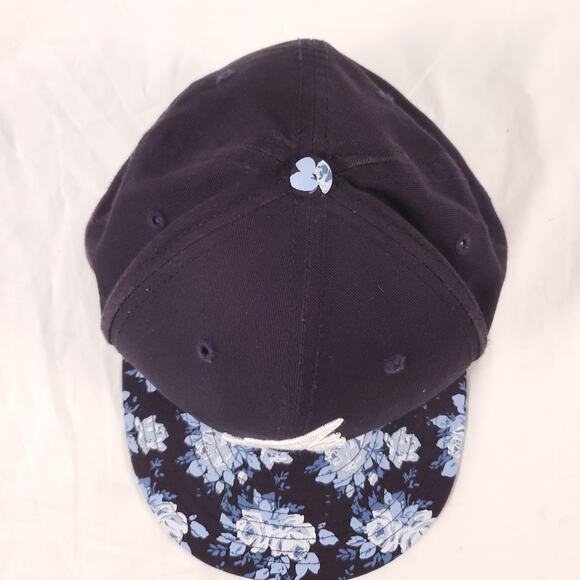 New Era 9Fifty Womens Atlanta Braves Floral Hawaiian MLB Hat Adjustable - Picture 3 of 7